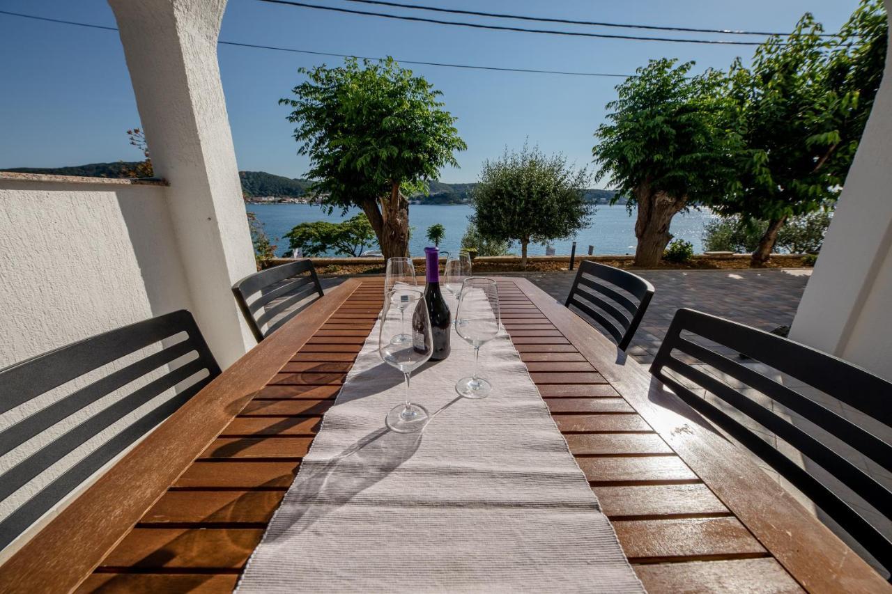 Apartments And Rooms By The Sea Supetarska Draga - Gornja, Rab - 11579 エクステリア 写真