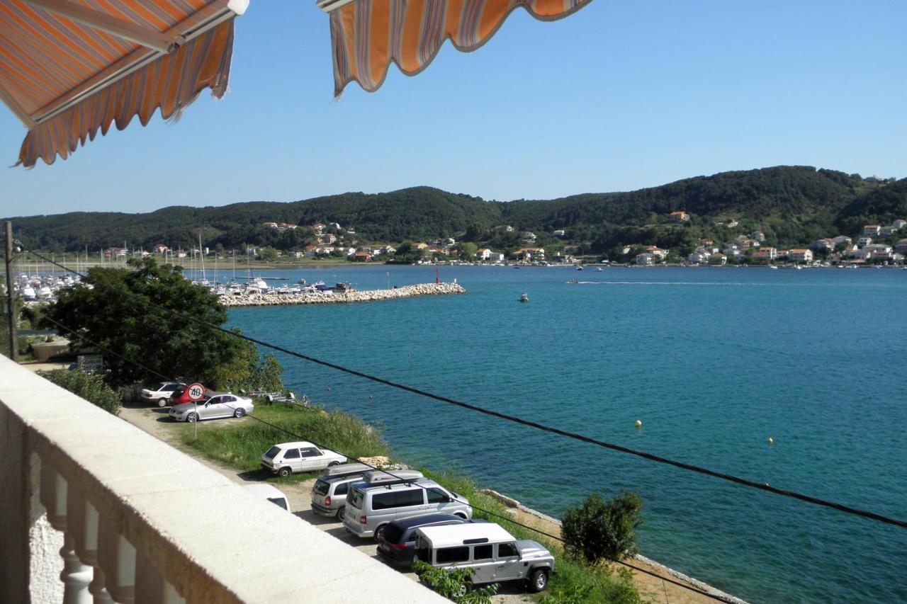 Apartments And Rooms By The Sea Supetarska Draga - Gornja, Rab - 11579 エクステリア 写真