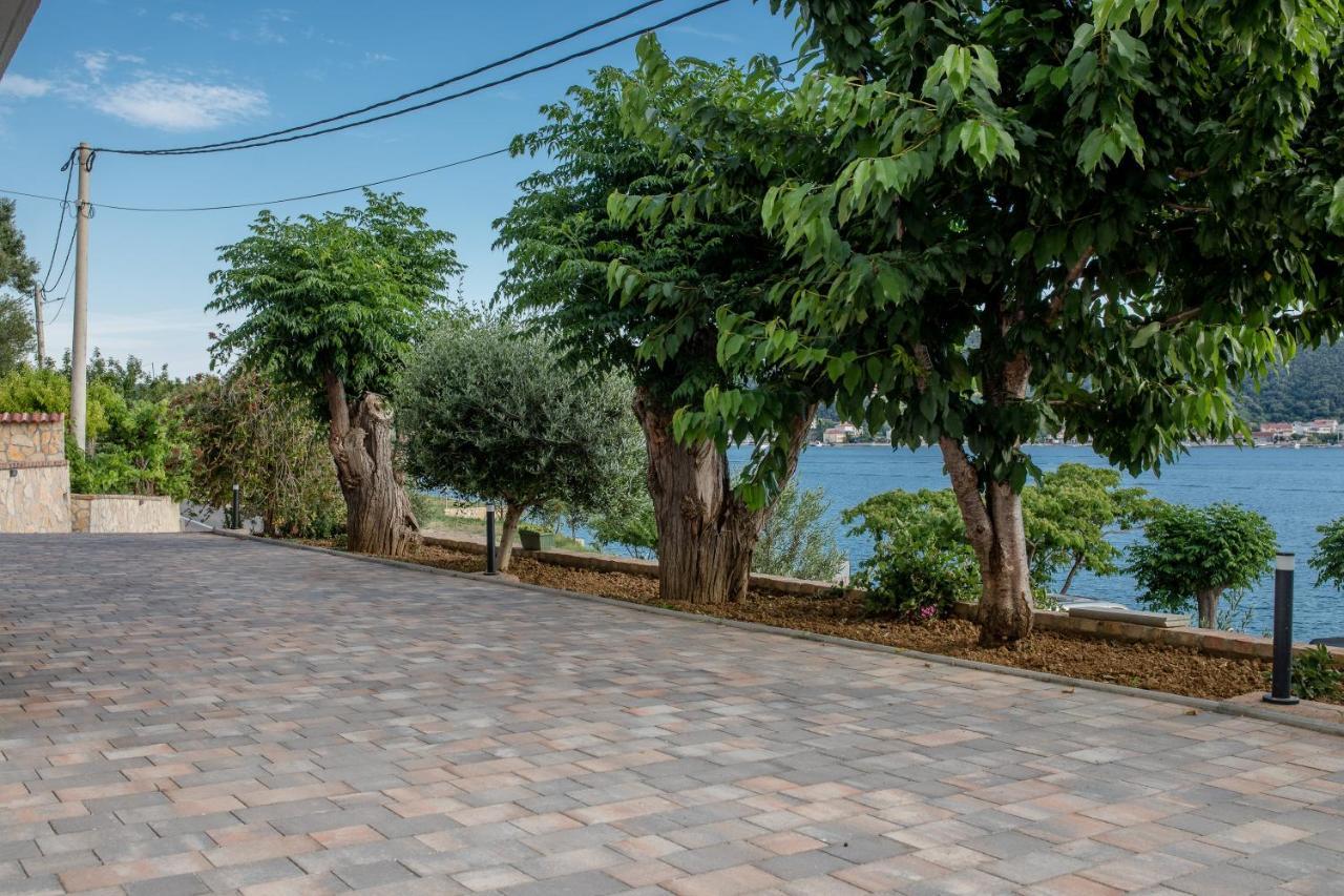 Apartments And Rooms By The Sea Supetarska Draga - Gornja, Rab - 11579 エクステリア 写真