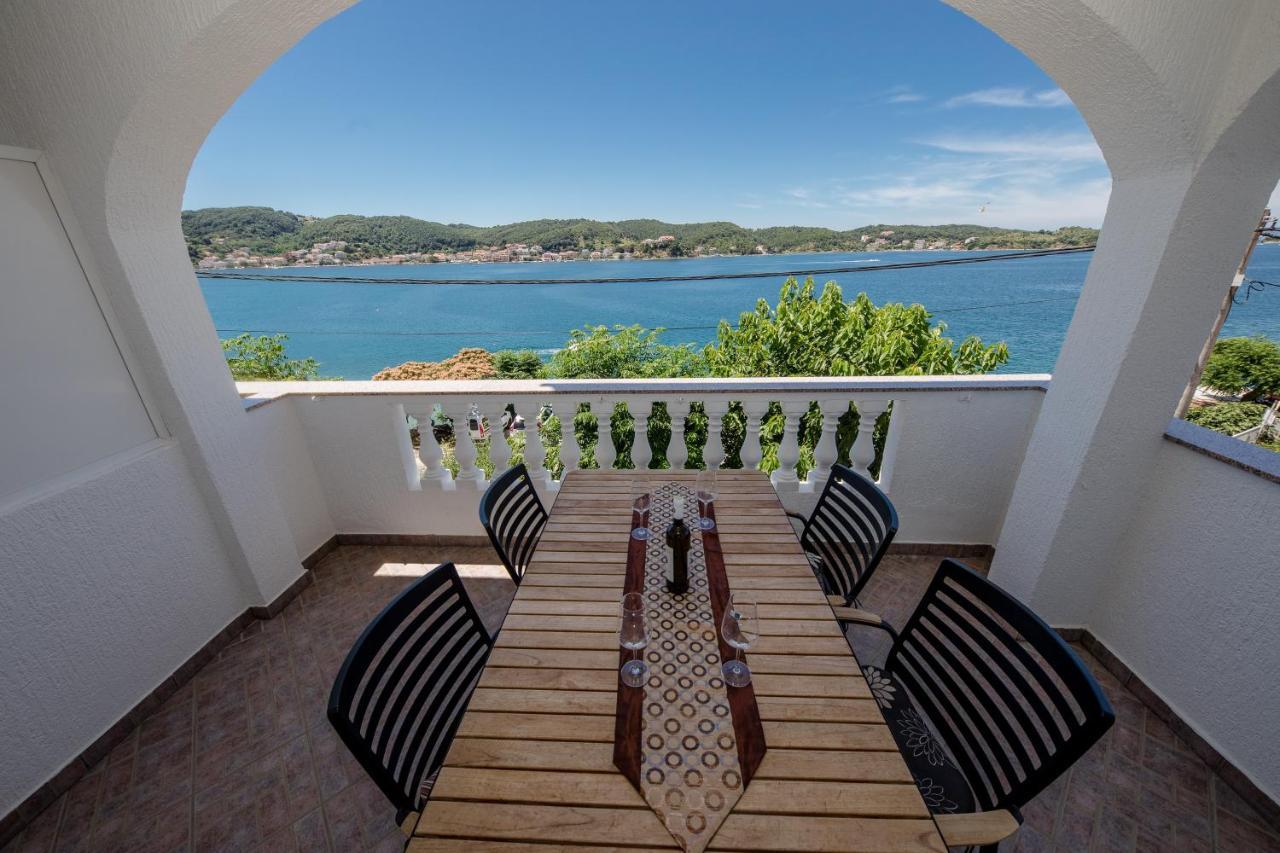 Apartments And Rooms By The Sea Supetarska Draga - Gornja, Rab - 11579 エクステリア 写真