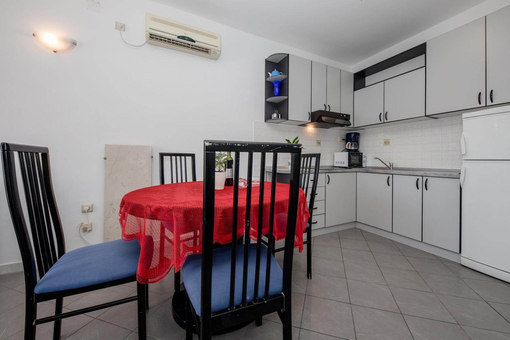 Apartments And Rooms By The Sea Supetarska Draga - Gornja, Rab - 11579 部屋 写真