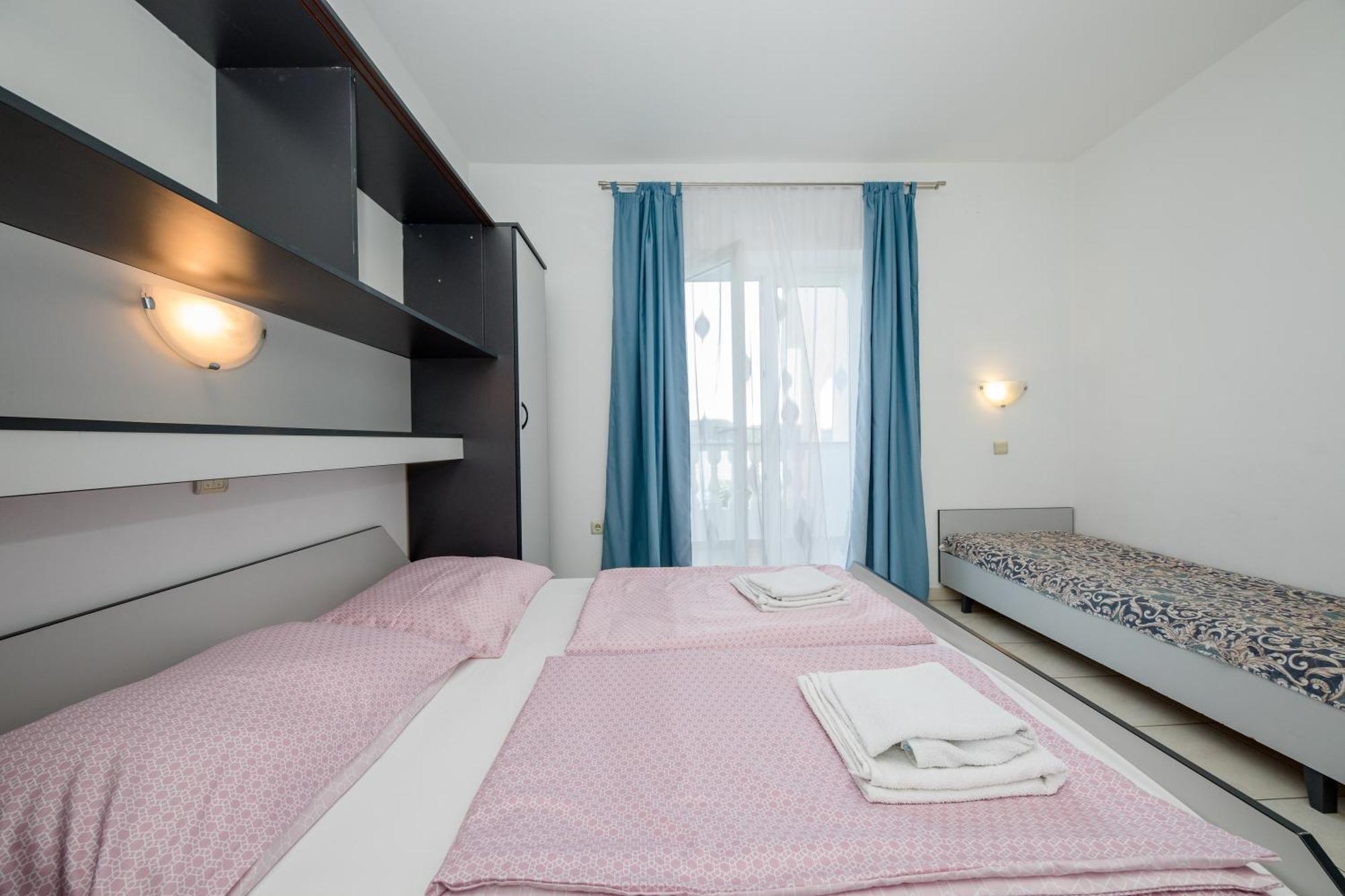 Apartments And Rooms By The Sea Supetarska Draga - Gornja, Rab - 11579 部屋 写真