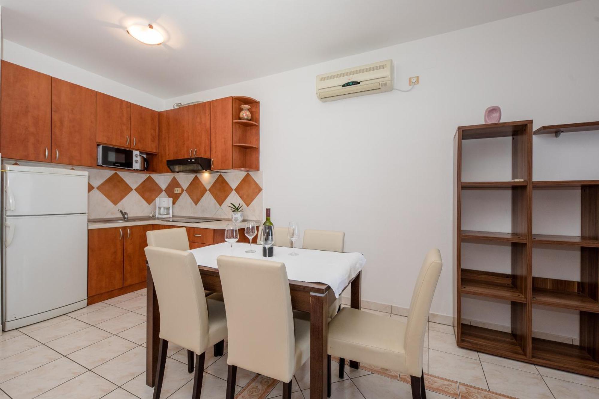 Apartments And Rooms By The Sea Supetarska Draga - Gornja, Rab - 11579 部屋 写真